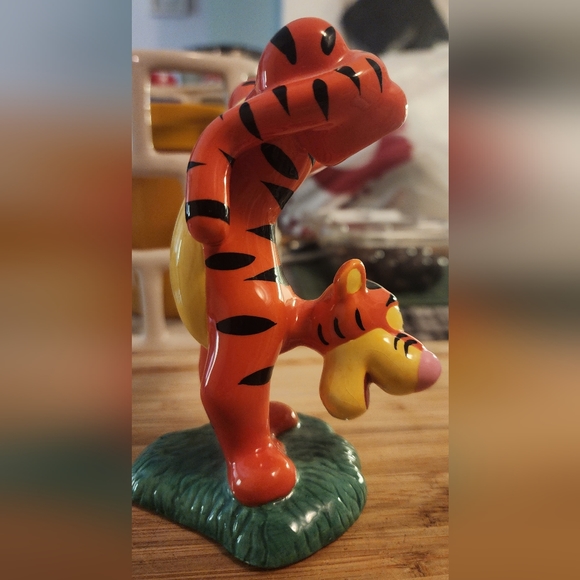 Disney Vintage Tigger Figurine - Picture 4 of 5